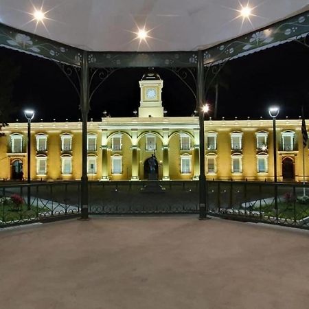 Casa Central De Santa Ana Esterno foto