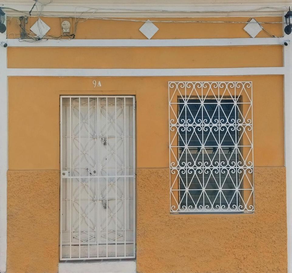 Casa Central De Santa Ana Esterno foto